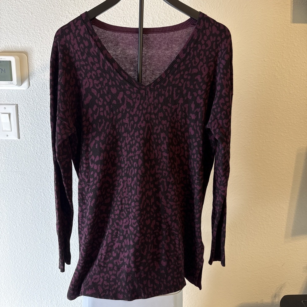 Women's Leopard Print Purple & Black Sweater Size Large